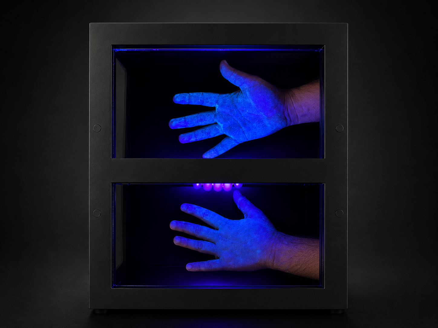 Vista frontal da caixa UV para treinamento de lavagem das mãos em hospitais laboratórios e universidades